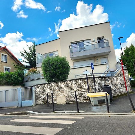 Superbe Appartement ,Proche De Paris, Dans Residence Privee , Ideal Familles, Parking Et Wifi Gratuits! ! ! Vitry-sur-Seine Luaran gambar