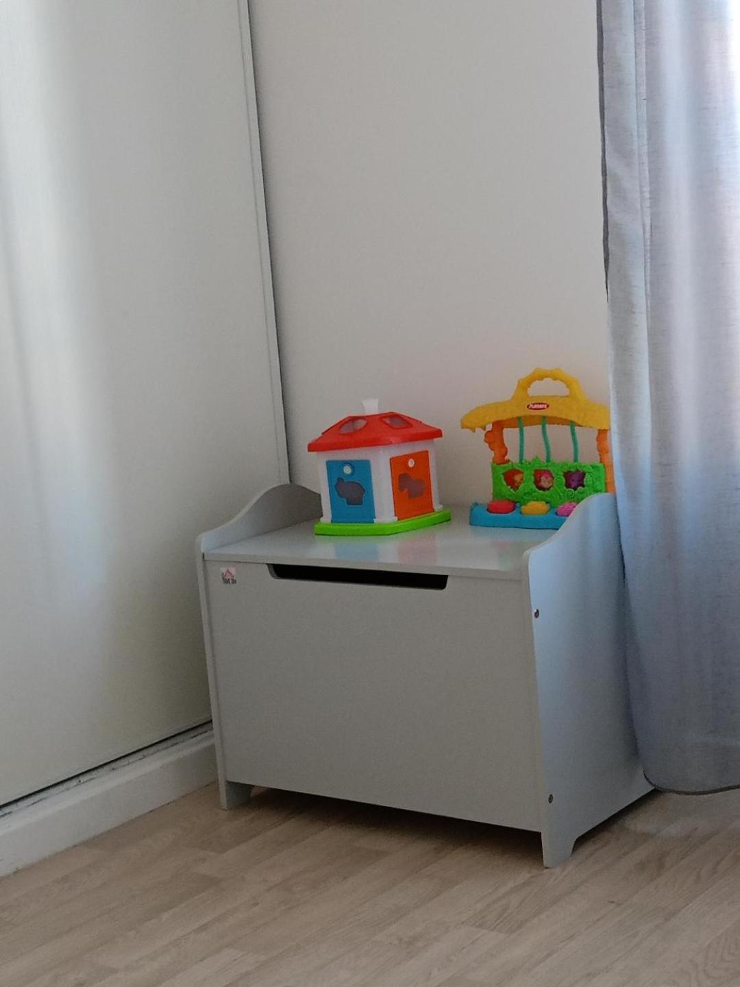 Superbe Appartement ,Proche De Paris, Dans Residence Privee , Ideal Familles, Parking Et Wifi Gratuits! ! ! Vitry-sur-Seine Luaran gambar